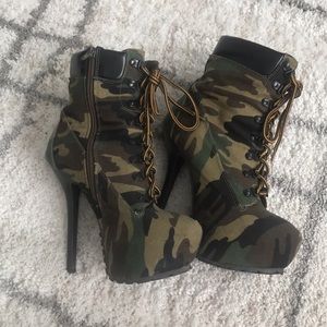 Bootie high Heels size 7